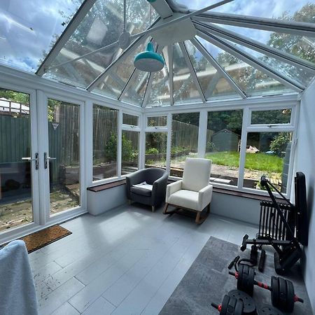 Beautiful Conservatory Home Loughton  Luaran gambar